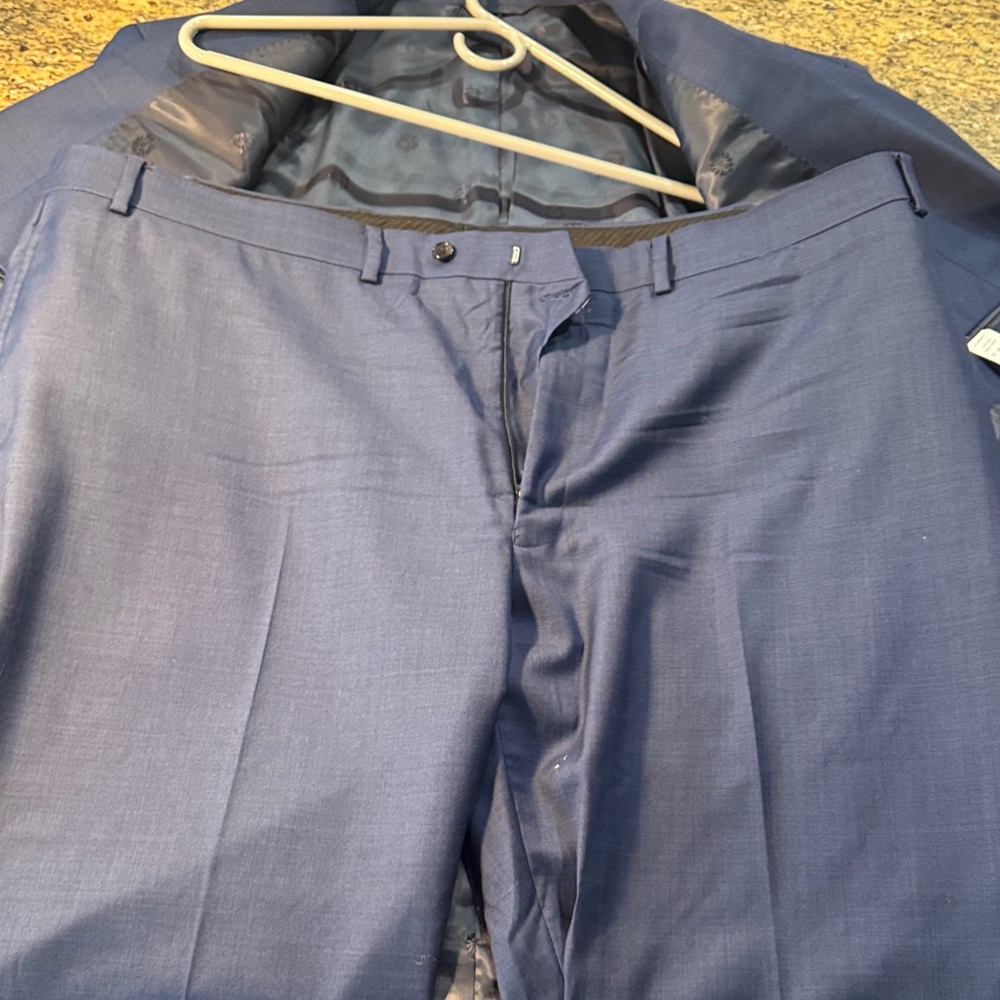 Elegant Ralph Lauren 52R Navy Men's Suit - Jacket and Pants - Picture 6 of 7